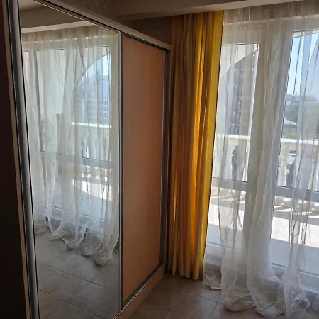 Апартаменты Miramar Palace Солнечный берег