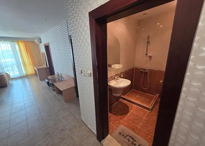 Miramar Palace Апартамент *